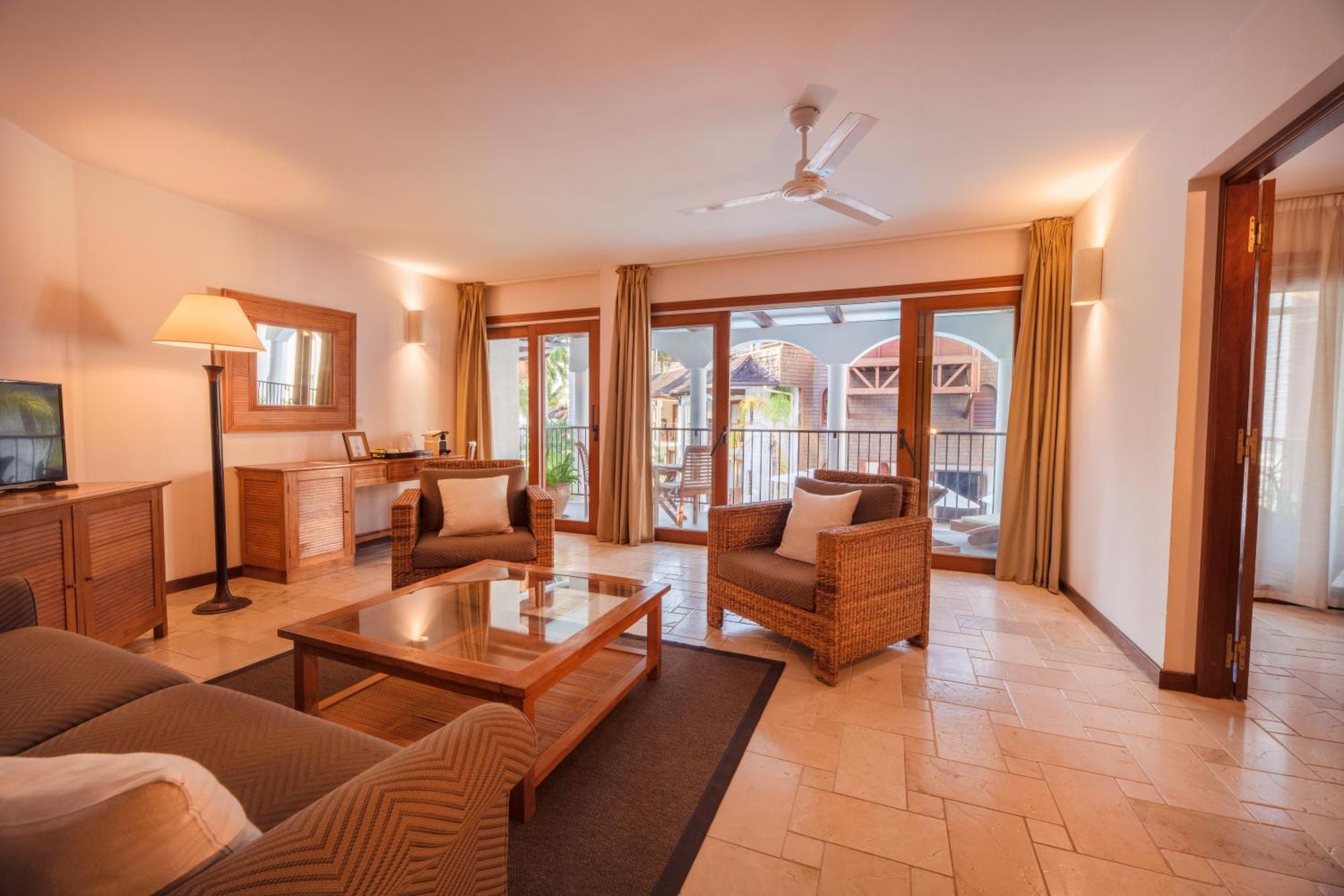 Dreibett-Suite mit Zugang zum Pool